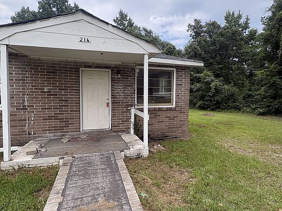 2nd image of 216 Bonita Ln