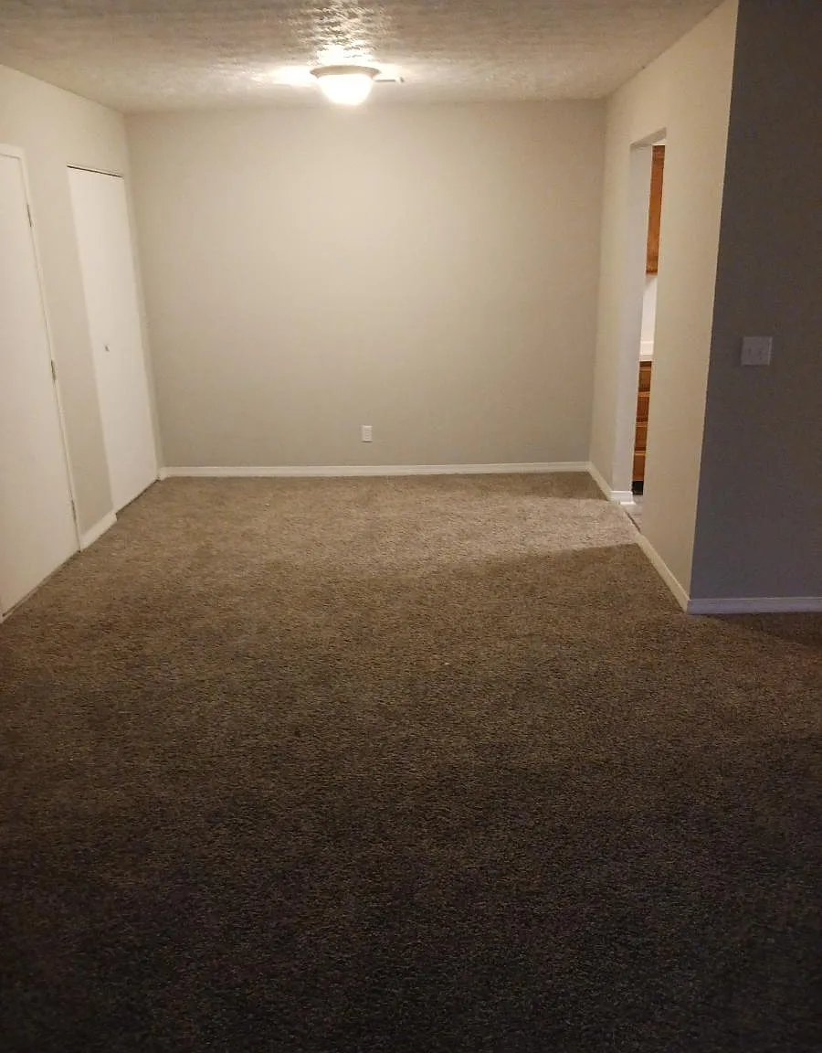 Seven Oaks Apartments — Photo 1