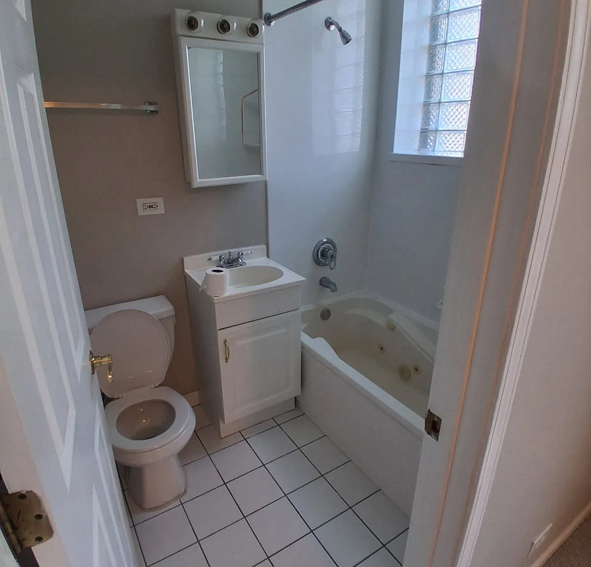 2 bed, 1400 sqft, $2,295 — Photo 3
