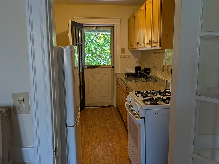 65 Greenleaf St #7 — Photo 4