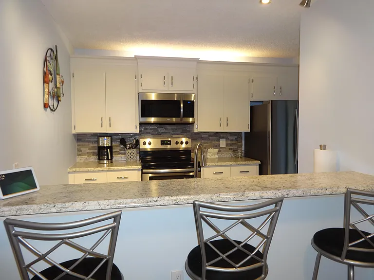 1424 14th Ct — Photo 3