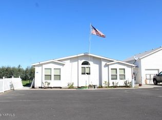 875 Division Rd, Zillah, WA 98953