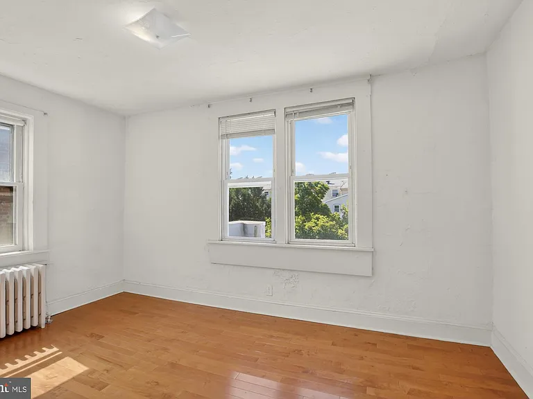 916 Pine St #3R — Photo 12