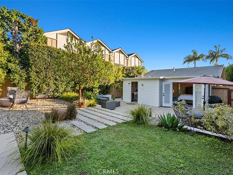 414 Cypress Dr — Photo 35