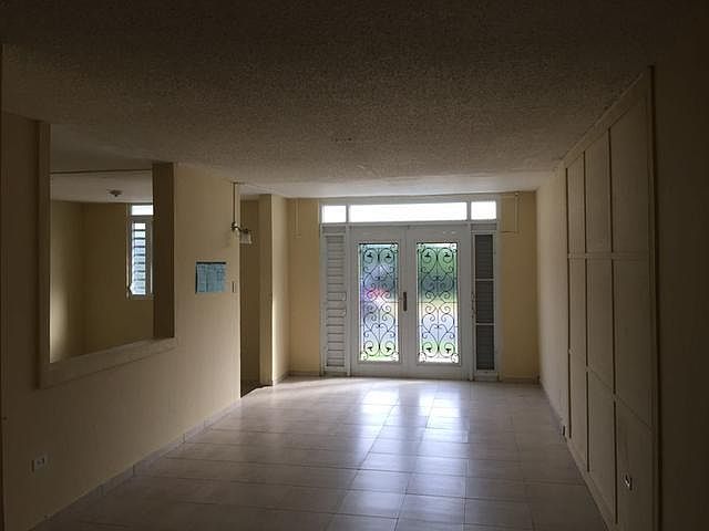 2nd image of U10 Calle 15