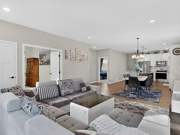 5th image of 5303 56th St NW