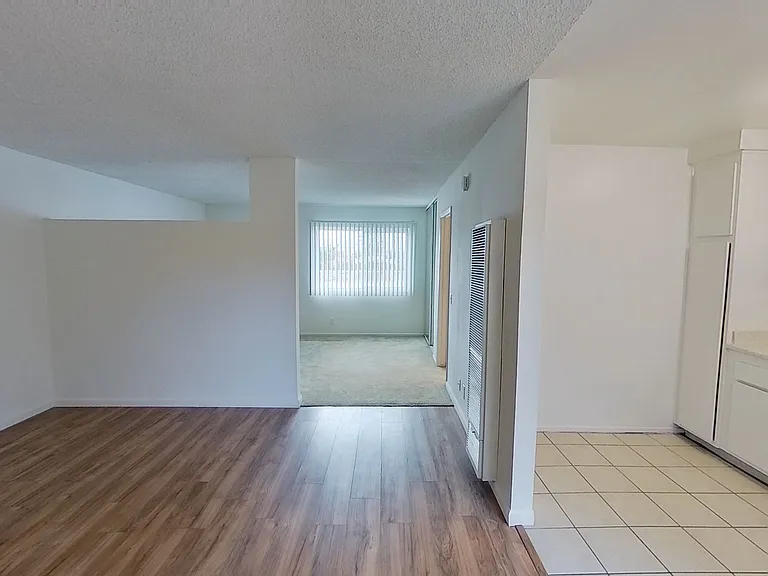 521 N. Tustin Ave — Photo 8