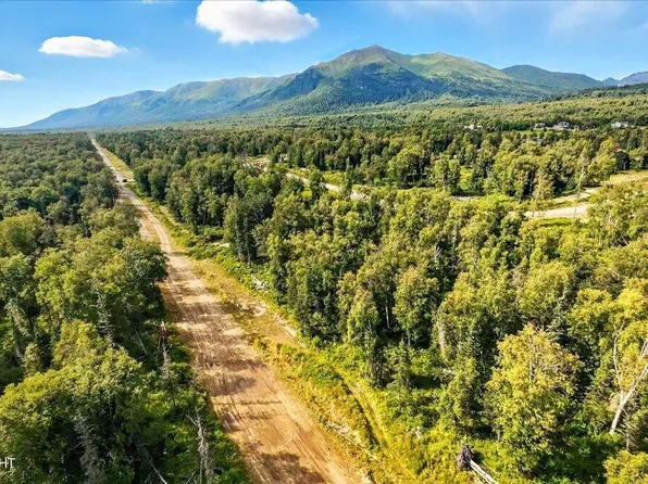 9541 E Hatchers Landing Ave, Palmer, AK 99645