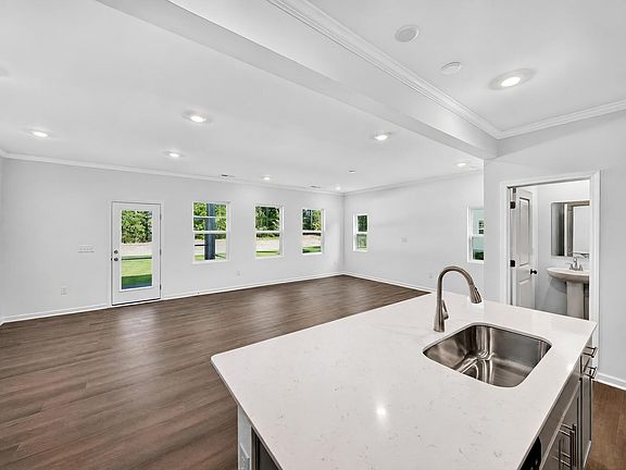 5th image of 211 Tree Moss Ct