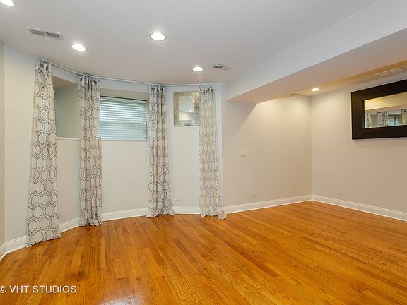 4th image of 928 W Eastwood Ave APT 1E