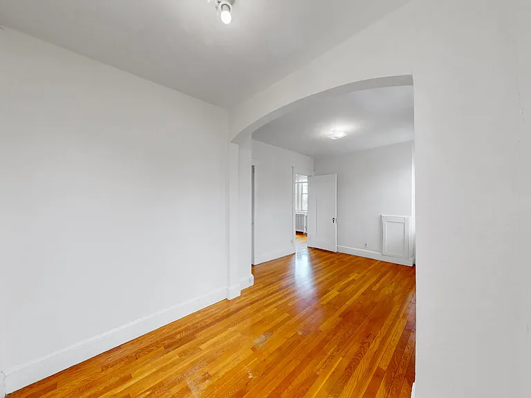 15 Governors Ave #24 — Photo 8