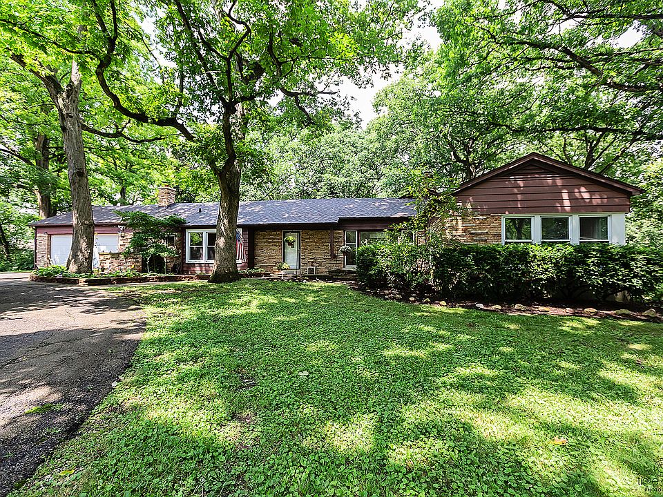 1st image of 28W540 Pamela Ct