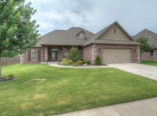 706 W 145th Pl S, Glenpool, OK 74033