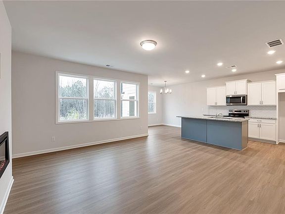 3rd image of 106 Windmill Ct