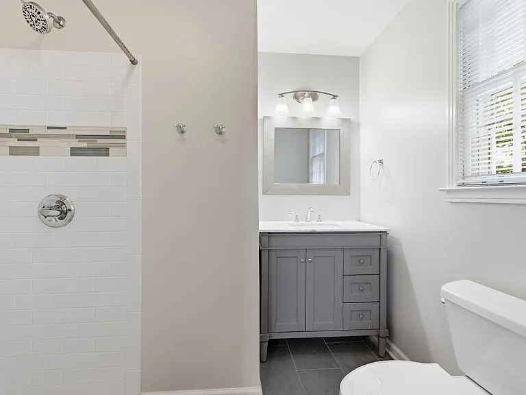 2614 Edge O Lake Dr — Photo 10