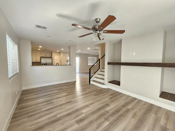 8264 Wildwood Glen Dr, Las Vegas, NV 89131
