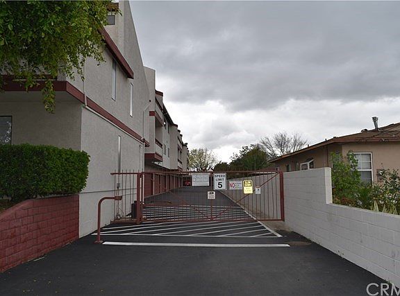 4th image of 946 W 220th St Unit 108