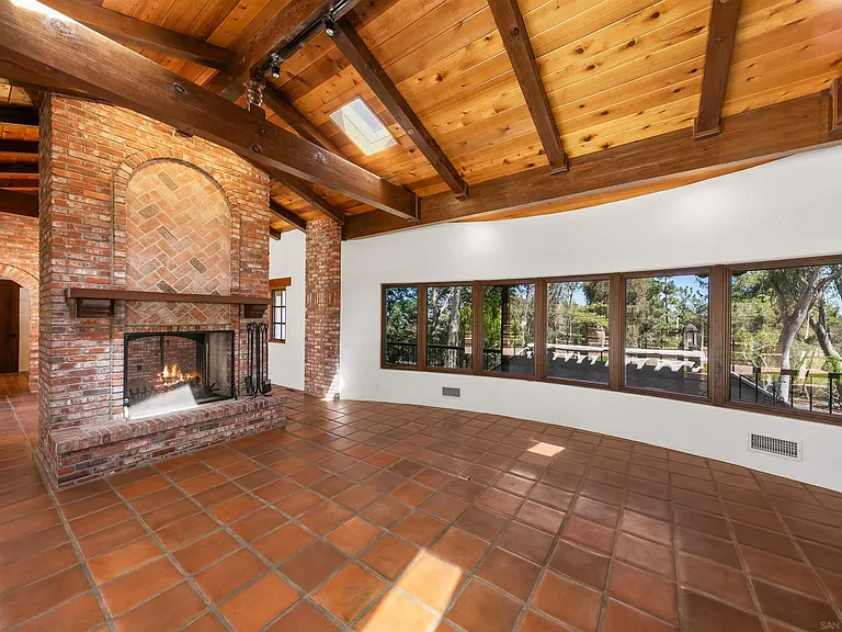 5443 Calzada Del Bosque — Photo 20