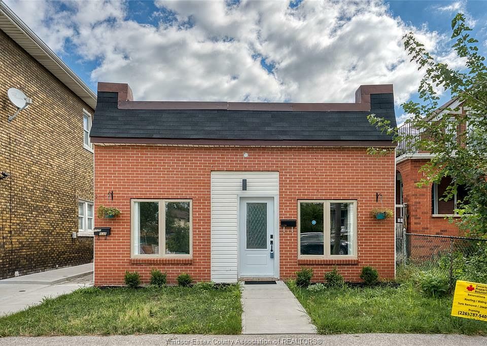 1st image of 1126 Langlois Ave
