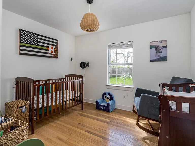 810 Jerry St — Photo 16