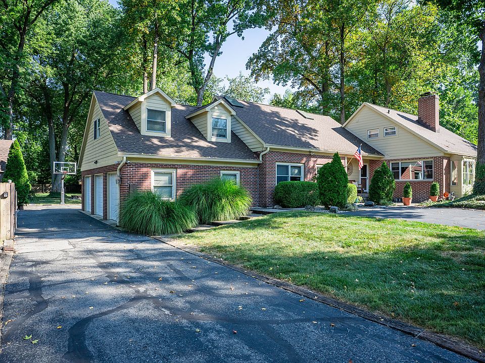 2nd image of 2360 W 65th St