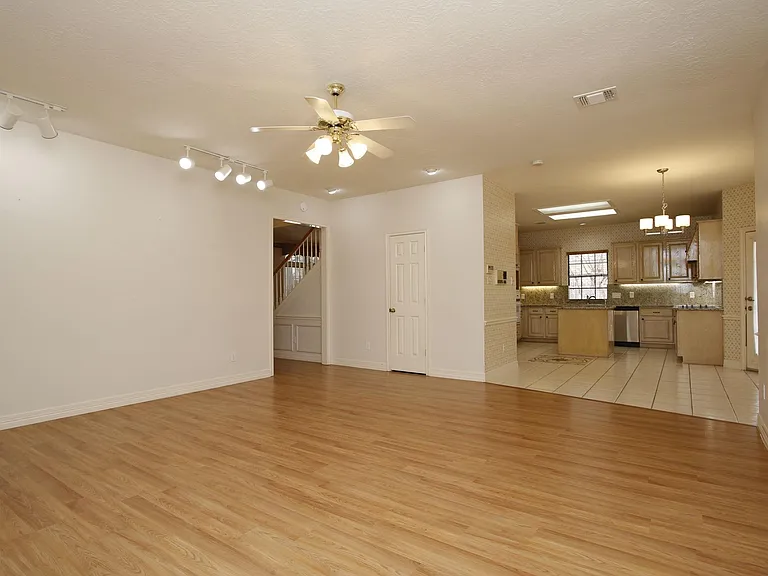 13618 Shadow Falls Ct — Photo 14