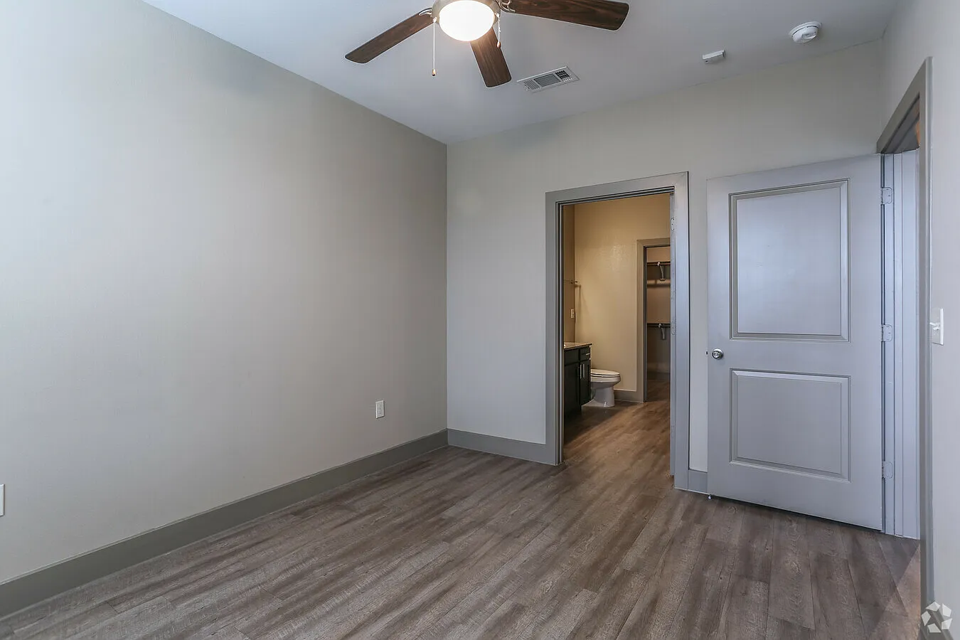 Oaks at Wayside Apartments — Photo 1
