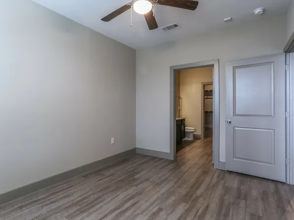 Oaks at Wayside Apartments