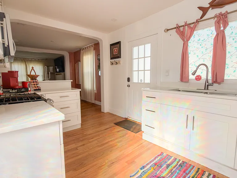 1450 Hawthorne Way — Photo 14