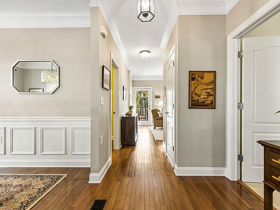 5th image of 12 Claret Dr