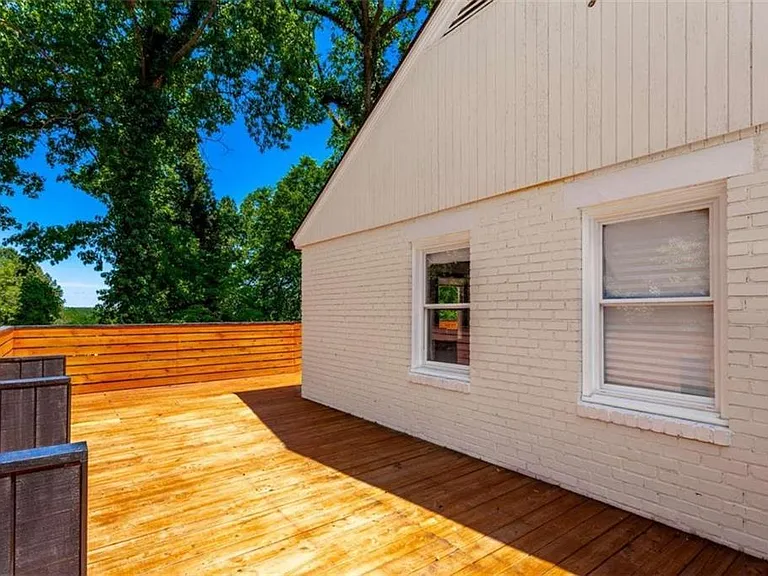 517 Hascall Rd NW — Photo 17