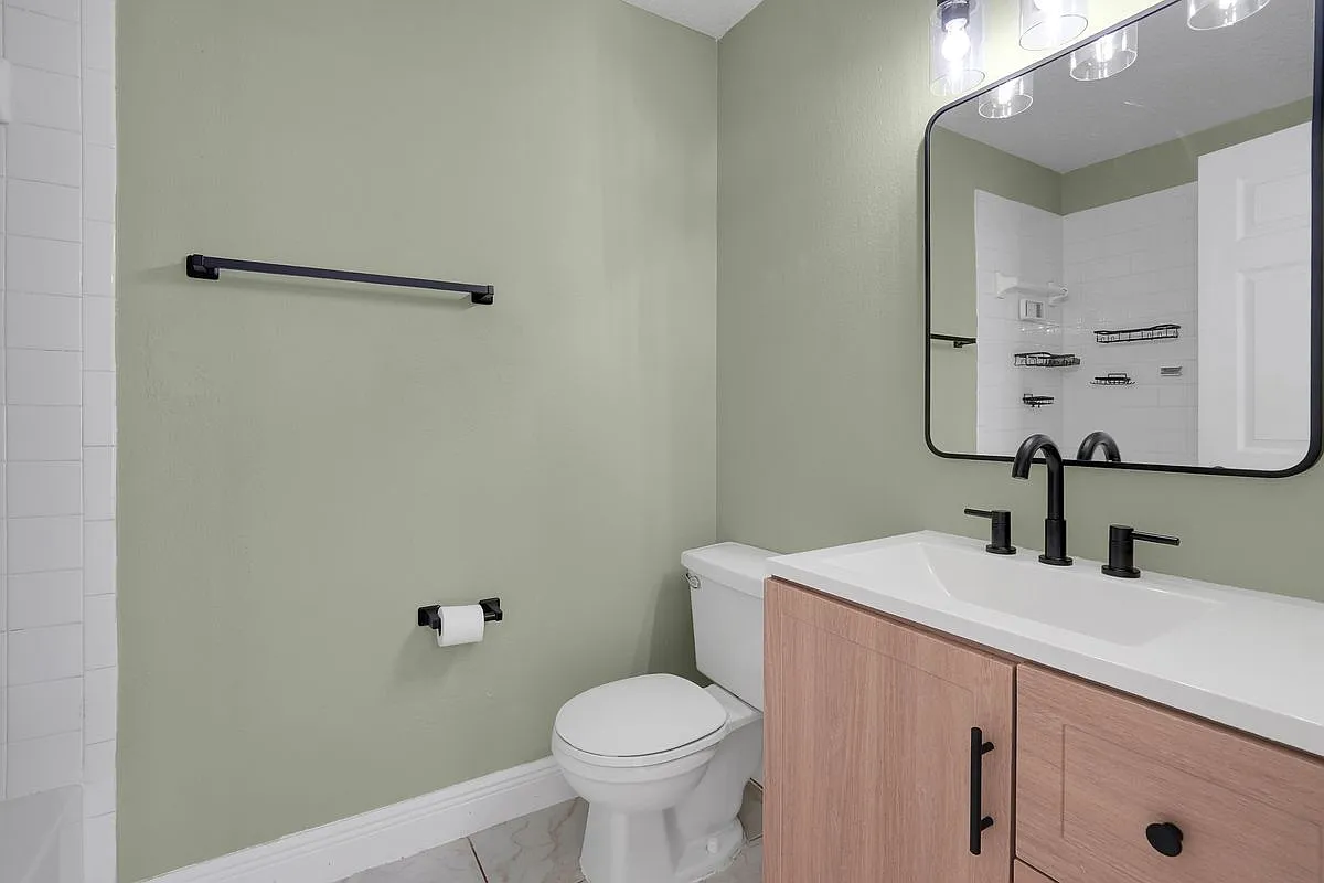 3 bed, 2.0 bath, 1252 sqft, $1,650 — Photo 2
