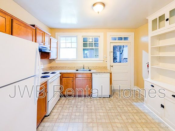 2nd image of 2305 College St