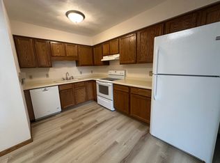 1408 Dayton Dr, Janesville, WI 53546