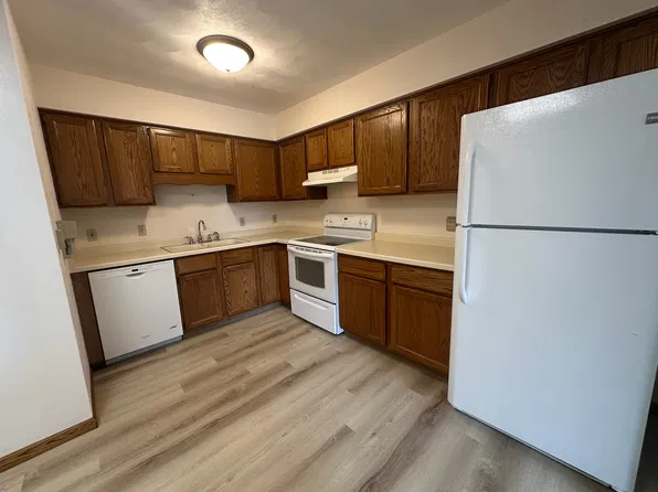 1408 Dayton Dr, Janesville, WI 53546