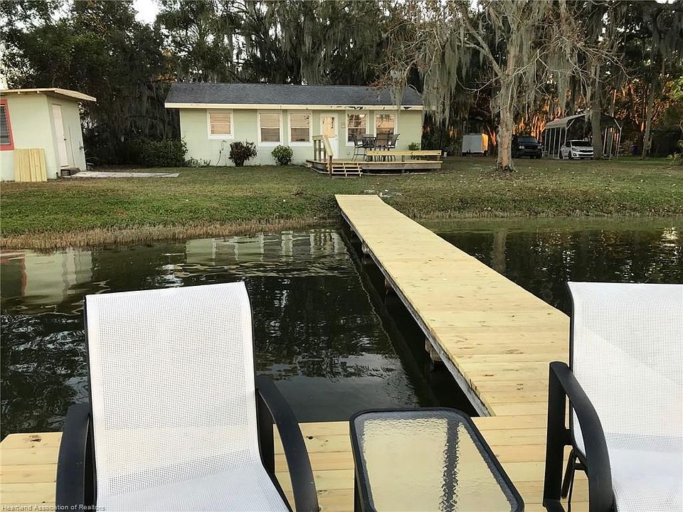 1st image of 8 Henrietta Pl