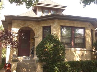 2844 W Sherwin Ave, Chicago, IL 60645