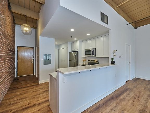 5th image of 33 Sleeper St APT 603