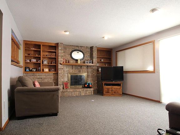 3rd image of 2721 Westcliffe Dr