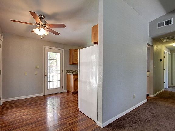 4th image of 6629 Larchmont Dr