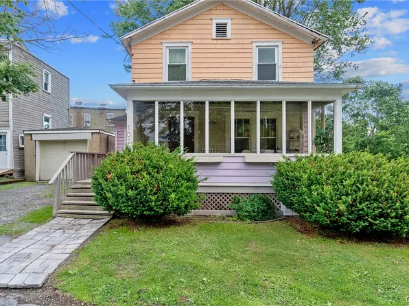 102 W Elm St, Fayetteville, NY 13066