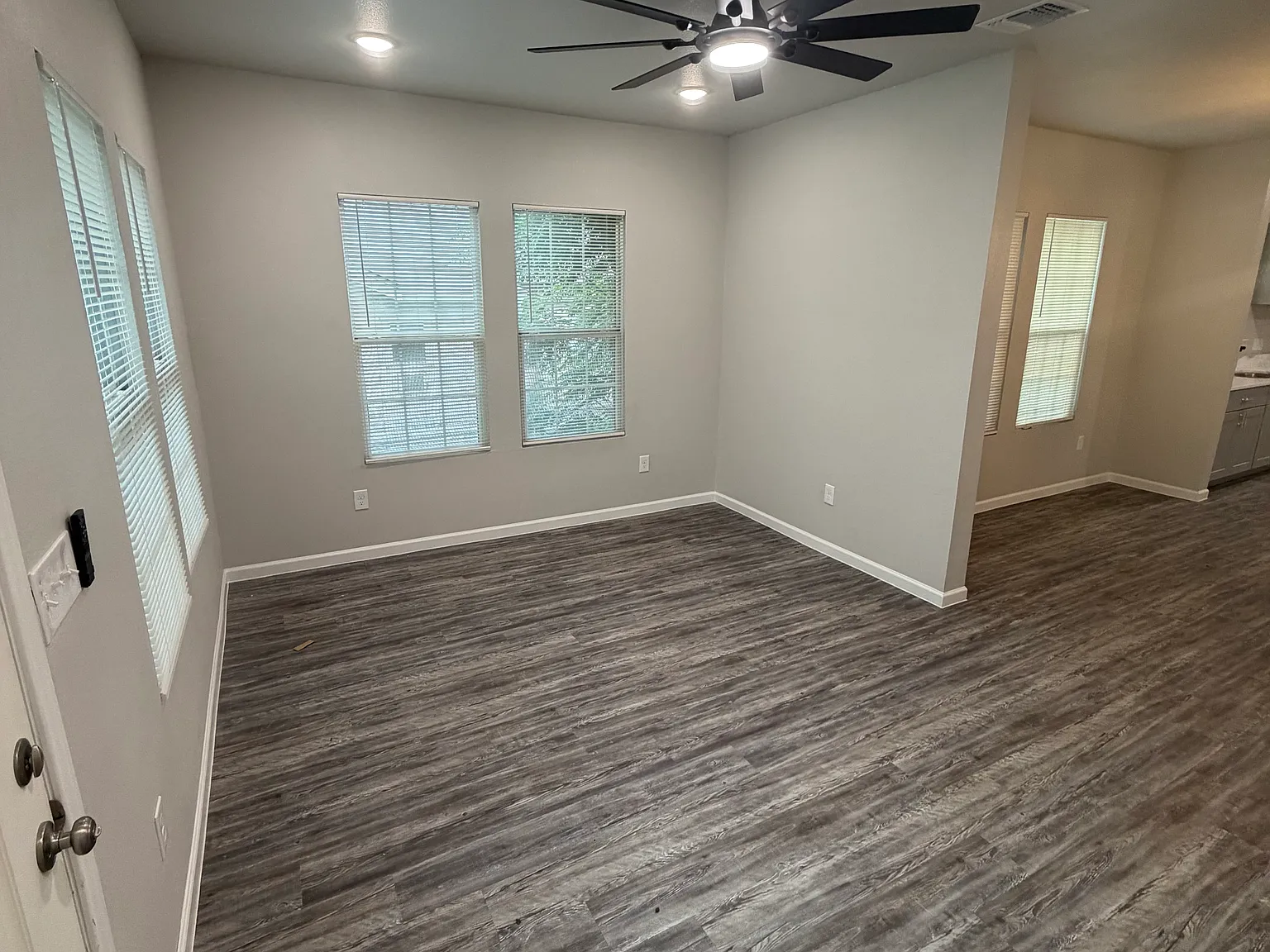 4 bed, 1556 sqft, $1,900 — Photo 4