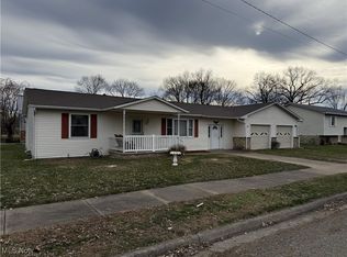 937 3rd St SW, New Philadelphia, OH 44663