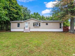 21533 Curtis Blacktop Rd, Greenview, IL 62642