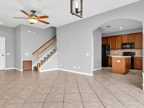 4th image of 10213 Dolce Vista Dr NE