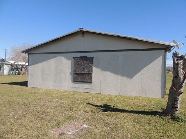 2nd image of 213 Magnolia St