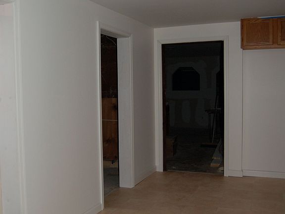 Interior professionaly renovated. Large open and airy rooms.