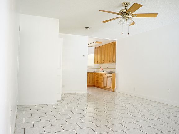 4th image of 408 Sunset Dr
