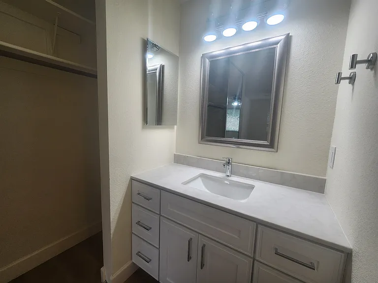 201 Compton Cir #D — Photo 16
