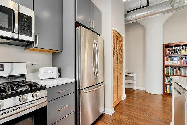 221 E Cullerton St #409 — Photo 13